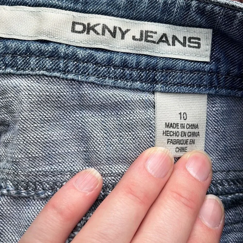 DKNY size 10 Bermuda‎ Jean shorts - 3187